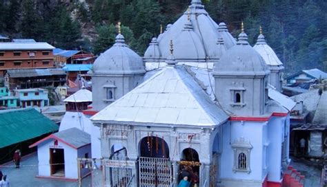 7 Must Visit Temples in Uttarakhand - lifeberrys.com