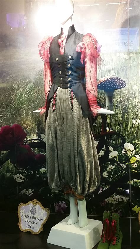 D23 Photos: Alice Through the Looking Glass Costume Exhibit - Overmental