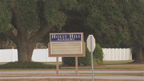 Holly Hill community rallies together after teacher’s arrest