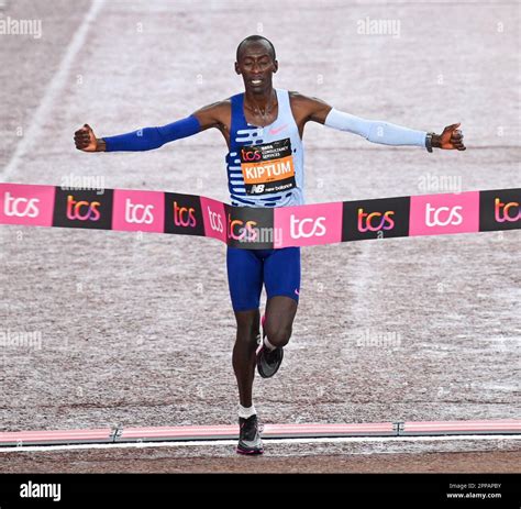 London, England. 23 April, 2023. Kelvin Kiptum runs the second fastest marathon in history to ...