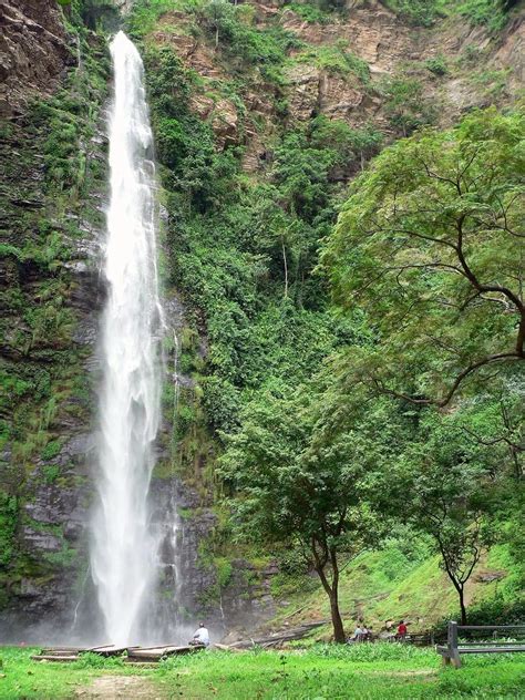 List of waterfalls in Ghana and their locations - YEN.COM.GH