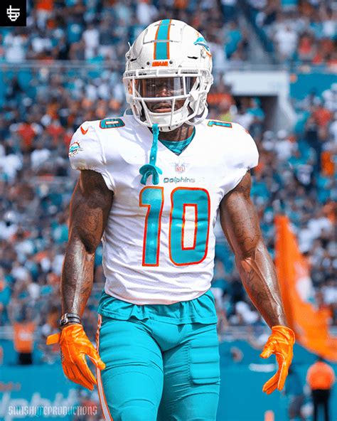 Tyreek Hill Dolphins Wallpaper | WhatsPaper