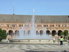 Category:Fountain in the Plaza de España, Seville - Wikimedia Commons