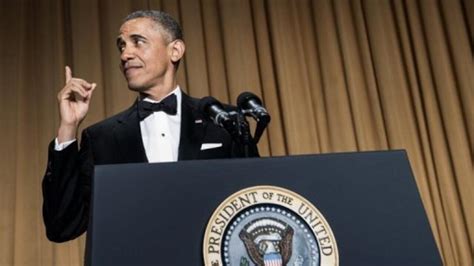 Obama pokes fun at himself at annual press dinner