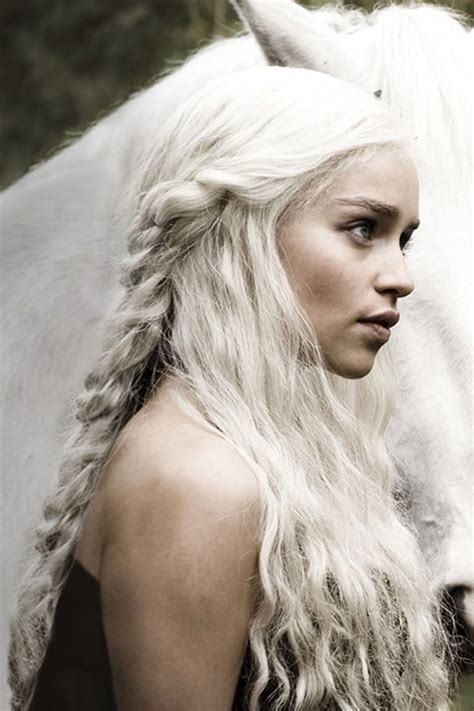 Khaleesi's Best Hair Moments on Game of Thrones | Khaleesi hair, Cool hairstyles, Mother of dragons