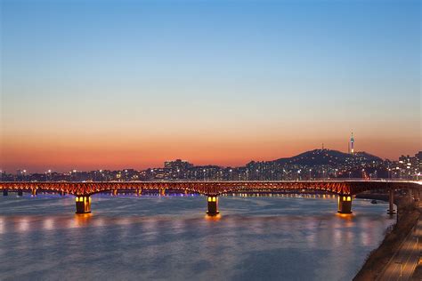 Night view of Han river, Seoul. I wish I lived here. I would go running every night and stop to ...