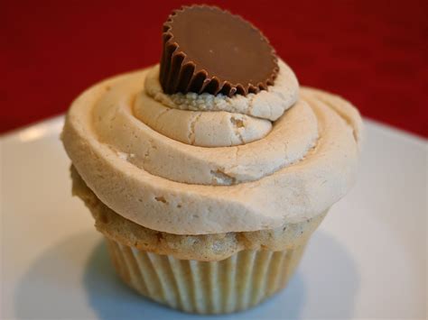 Skrewball Peanut Butter Whiskey – The Simple Luxuries Booze Cupcakes ...