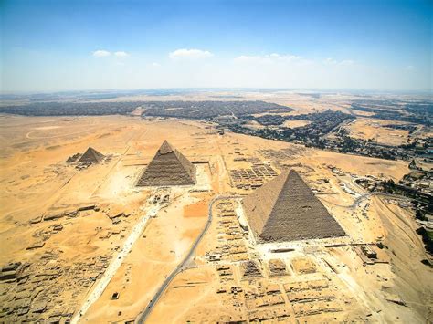 So I flew my drone over the Giza pyramids recently [1920x1440] [OC ...