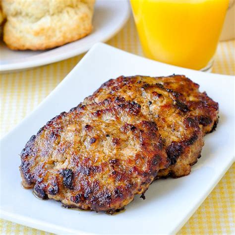 Easy Homemade Breakfast Sausage. Less salt. Perfect seasoning!! | Recipe | Homemade breakfast ...