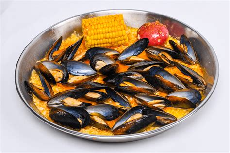 BLACK MUSSELS