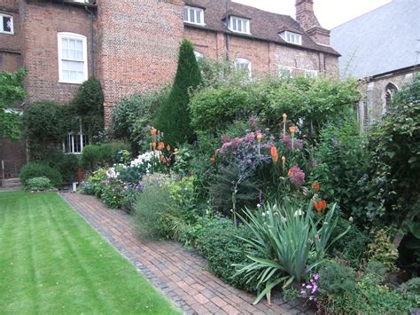 Ramblings from an English Garden: Restoration House, Rochester