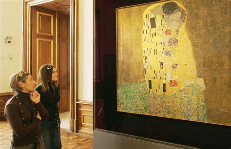 The Kiss ~The painting is now in the Österreichische Galerie Belvedere museum in the Belvedere ...