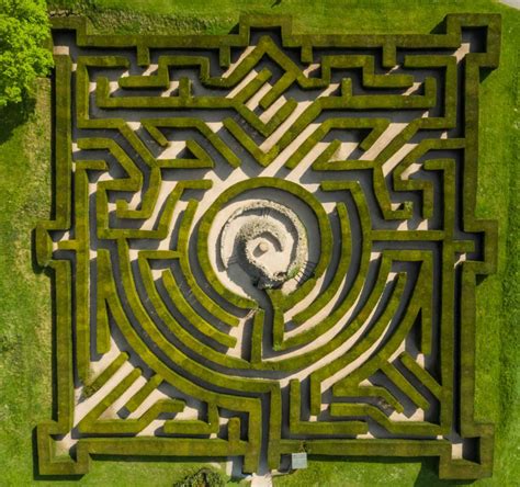 Visit Majestic Leeds Castle Maze - The English Home