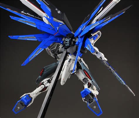 Custom Build: MG 1/100 Freedom Gundam ver. 2.0 [Detailed]