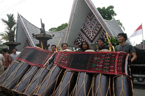 Indonesian Classical Music: Classical Music of North Sumatra, Batak Toba – Gondang Sabangunan