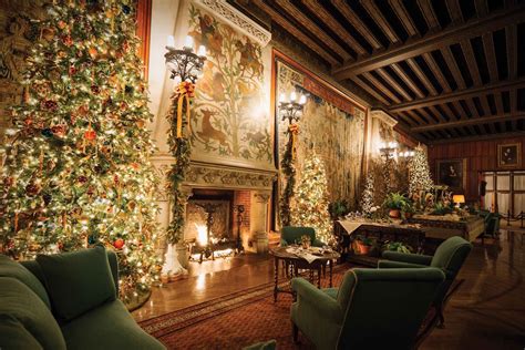 America's Largest Home Has The Most Magical Christmas Decorations | Biltmore estate christmas ...