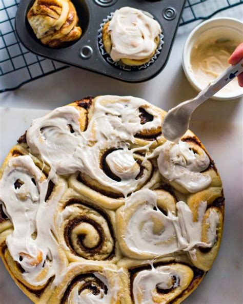 Sourdough Cinnamon Rolls from the discard : Eggless The Flavor Bells