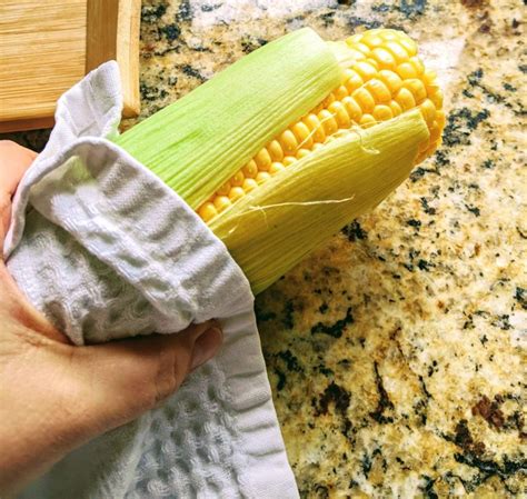 Easy Microwave Corn on the Cob - Shuck on and Shuck Off Instructions