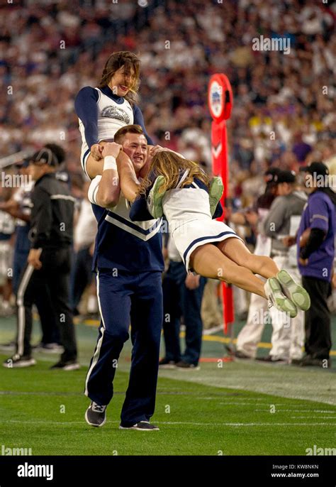 Penn state cheerleaders hi-res stock photography and images - Alamy