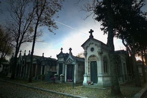 Père Lachaise: Paris’ Largest Cemetery - Coveted Places