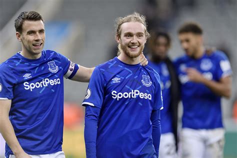 Everton have now offered out new contracts to three first team players – journalist