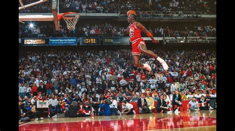 Michael Jordan's Legendary Free Throw Line Dunk HD - YouTube