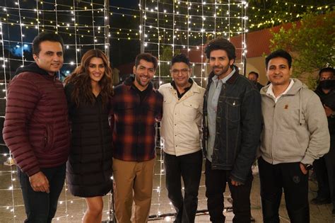 Kartik Aaryan and Kriti Sanon kick-start the night schedule for ...