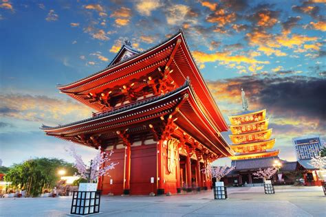 Go to to Sensoji Temple, Tokyo Japan - Travel your way