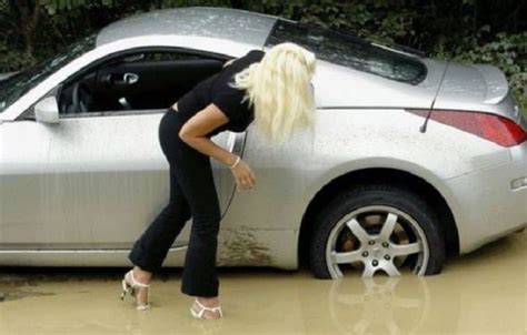 20 Funny Girl Fails From All Over The World