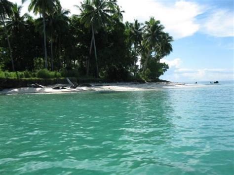 Madang, Papua New Guinea..... been here - the diving and snorkelling is ...