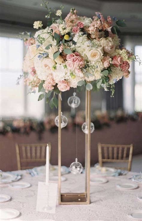 50 Fab Wedding Centerpieces & Table Decorations