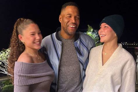 Michael Strahan's Daughter Sophia Praises 'Strong' Twin Sister Isabella ...