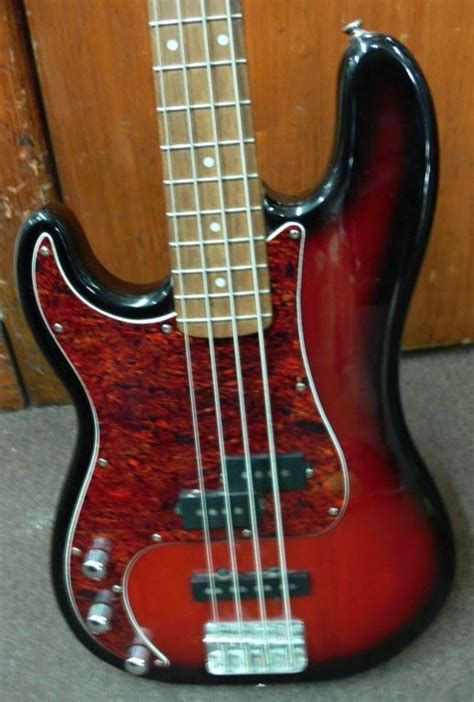 Cash USA Pawnshop. PRECISION BASS SQUIER BY FENDER LEFT HANDED