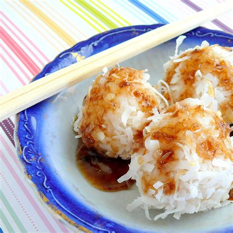 A Life of Little Pleasures: Sticky Coconut Rice Balls with Coconut Sugar Syrup