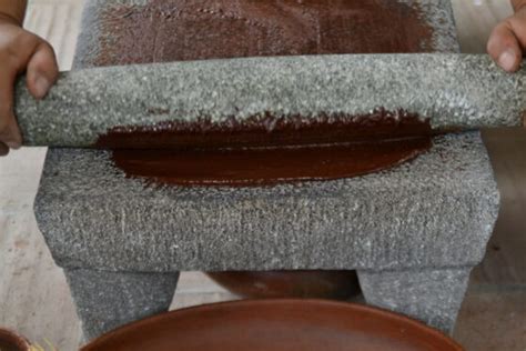 Mission Chocolate Recipes | How to use a metate