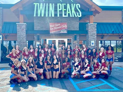 Twin Peaks Restaurant In Auburn Hills