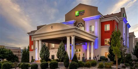 Pet-Friendly Hotel Near Reno Airport | Holiday Inn Express & Suites ...