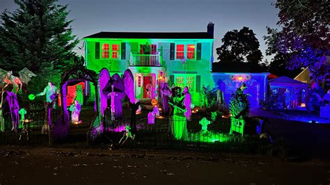 Must-see homemade Halloween displays