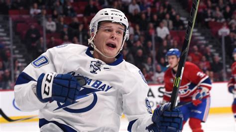 Le Lightning de Tampa Bay évite l'arbitrage avec Vladislav Namestnikov ...