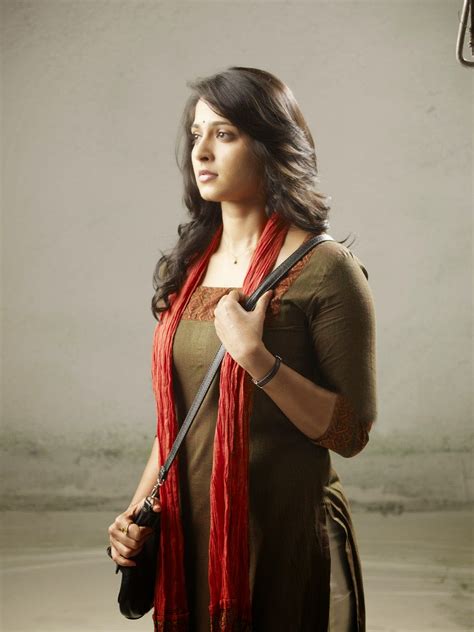 Anushka Shetty.com: Anushka Shetty Hot Movie Deiva Thirumagal (2011 ...