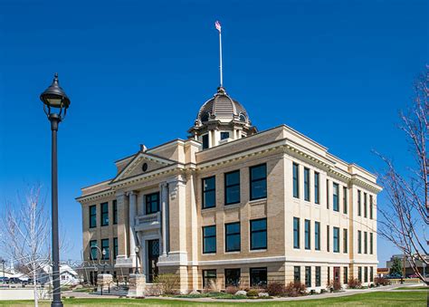 Impressive architecture Richland County Courthouse Sidney Montana