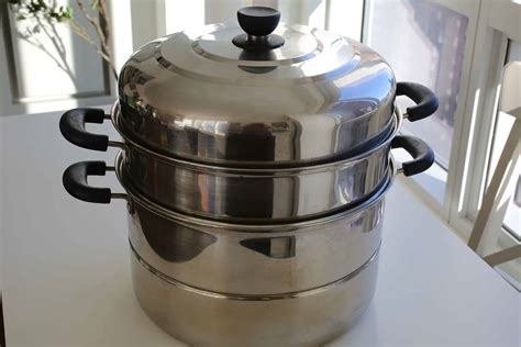 Korean cooking kitchenware: Stainless steel steamer - Maangchi.com