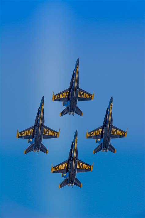 Download free photo of Blue angels,f-18,hornet,fly,navy - from needpix.com