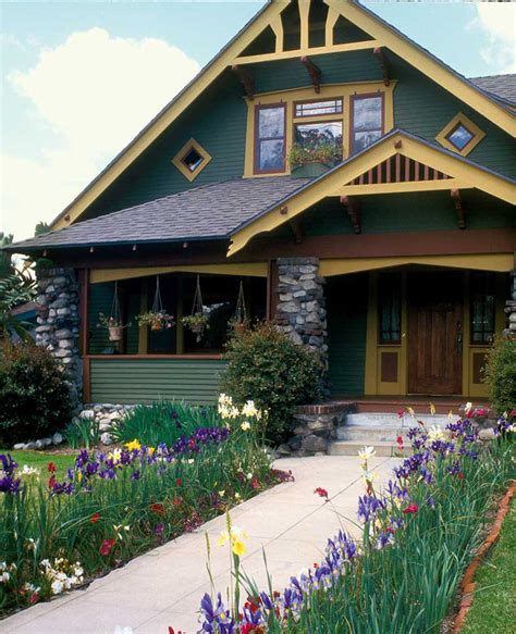 Artful Cuts: Gable Trim - Design for the Arts & Crafts House | Arts & Crafts Homes Online