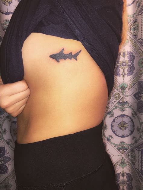 Simple small shark tattoo | Hip tattoo, Tattoos, Trendy tattoos