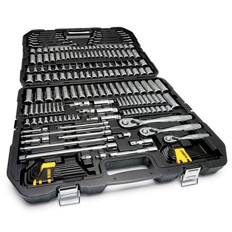 The Top Automotive Tools Every Mechanic Needs | Automotive tools, Car mechanic, Mechanic tools