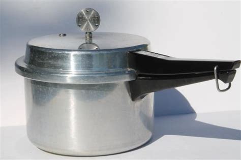 vintage 4 quart Mirro-matic pressure cooker, heavy aluminum jiggle top ...