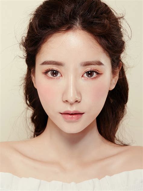 The Differences Between Korean and Western Makeup | Natural wedding makeup, Wedding hair and ...