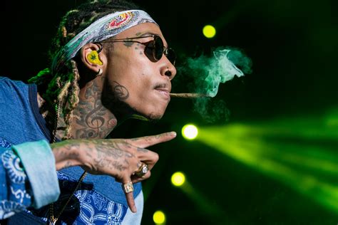 Wiz Khalifa - Celebrity pot smokers - Pictures - CBS News