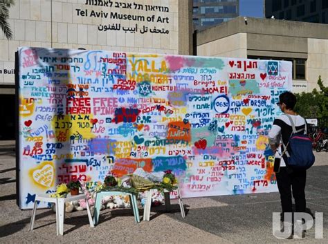 Photo: People Visit Hostage Square In Tel Aviv - JER2023112315 - UPI.com